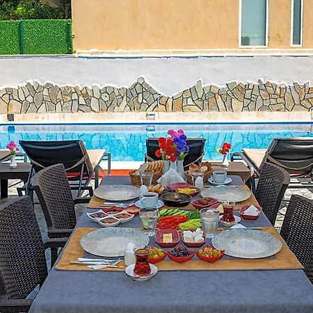 Carpediem Gold Hotel 3*